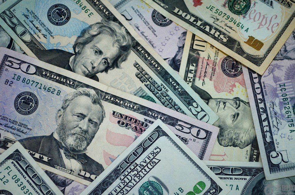 这 7 万亿美元的现金储备可能会推动比特币和山寨币的下一轮上涨