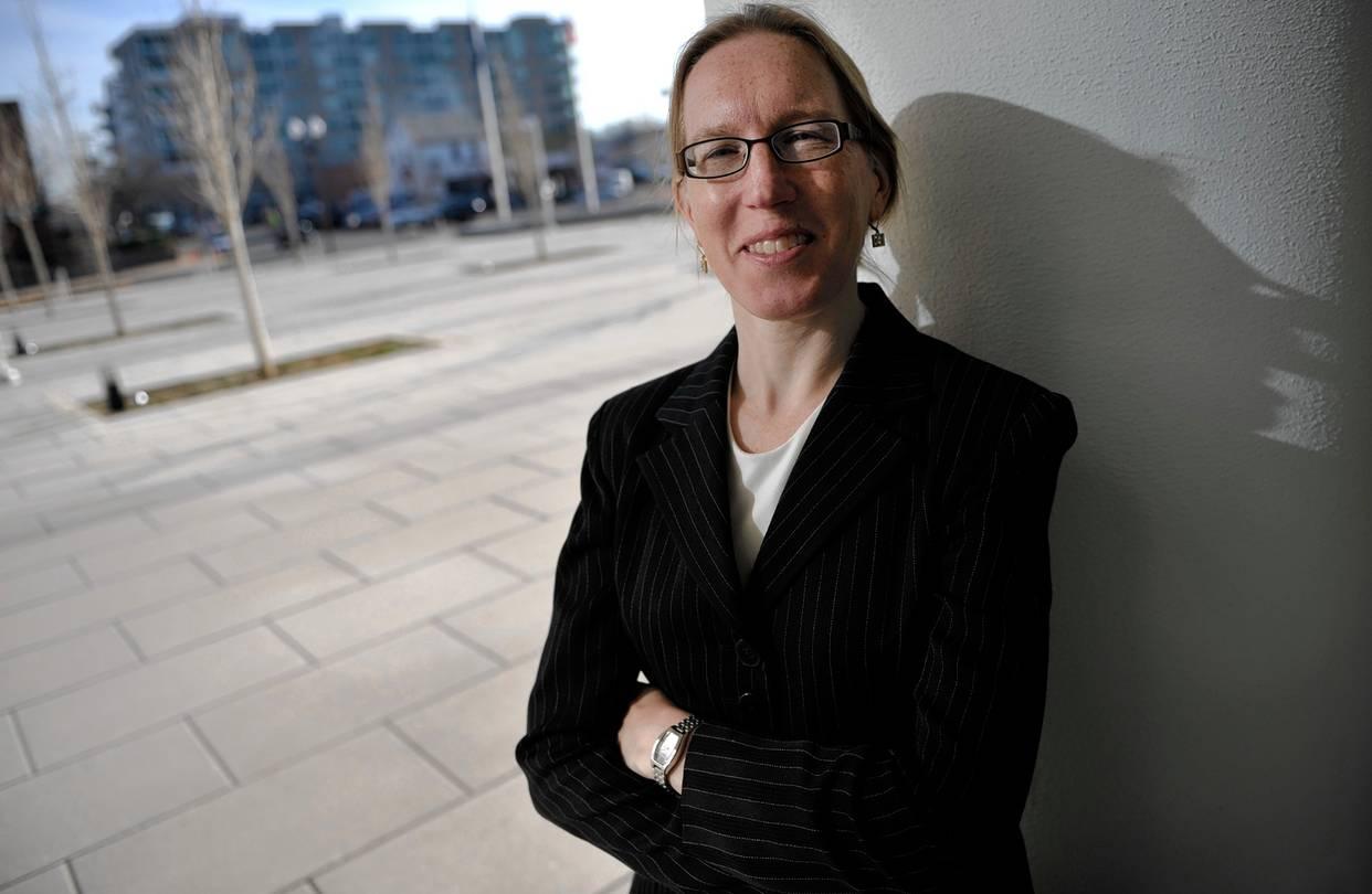 Hester Peirce：SEC 准备参与代币化，但需警惕风险