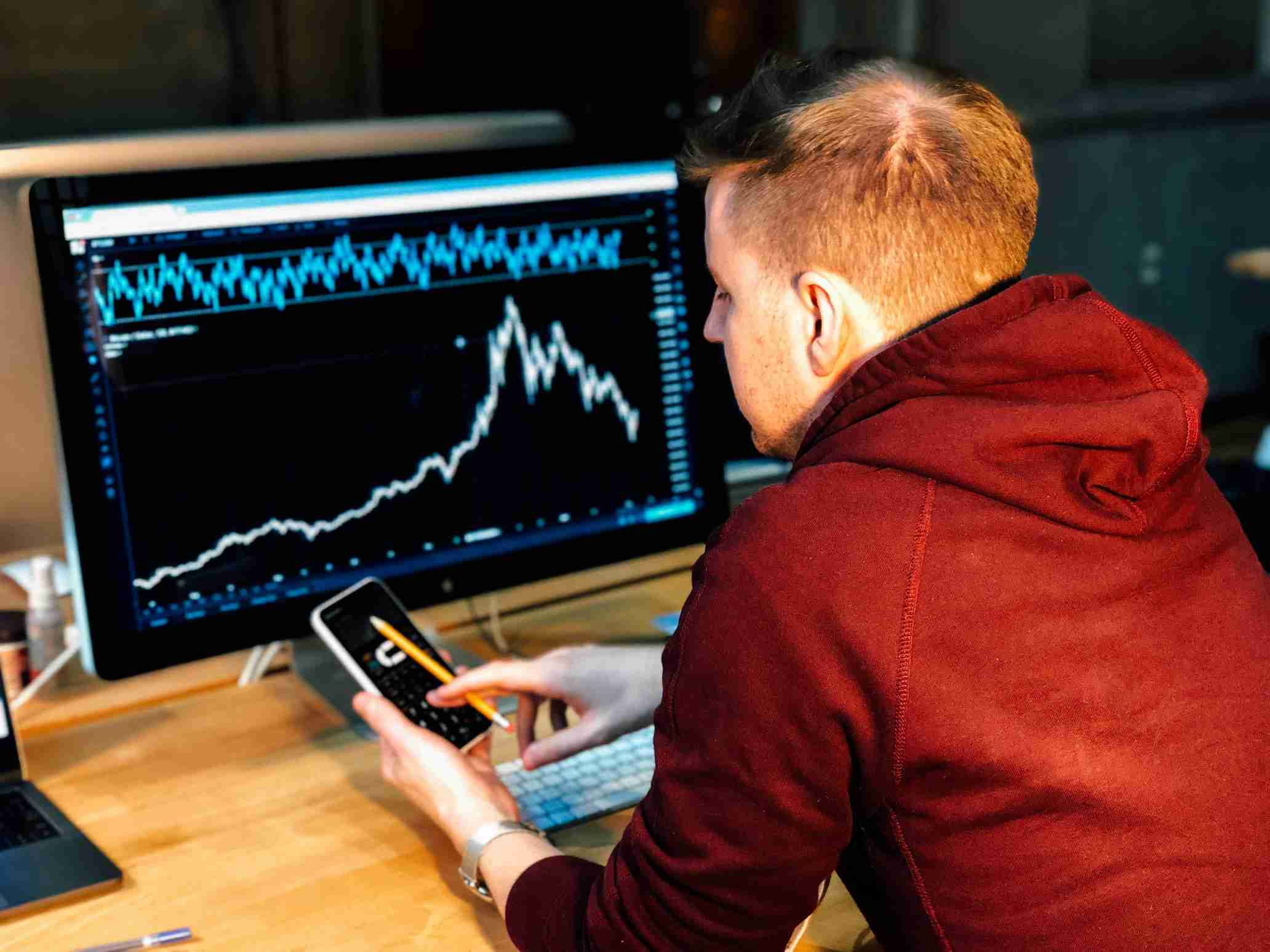 XRP下跌4%，交易员密切关注1.88美元支撑位能否守住。